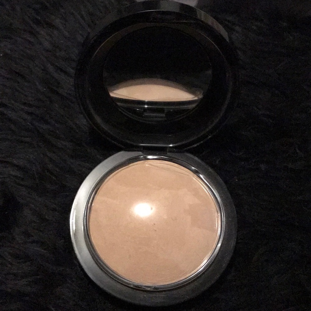 Mac Mineralize Powder - Medium